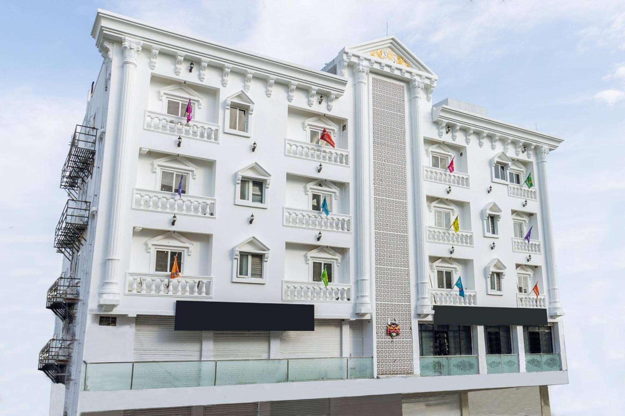 Treebo Seventh Heaven Kukatpally Hyderabad Eksteriør billede